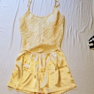 Perfect Xmas Gift NWOT Darling Secret Treasures 2 pc Nightwear